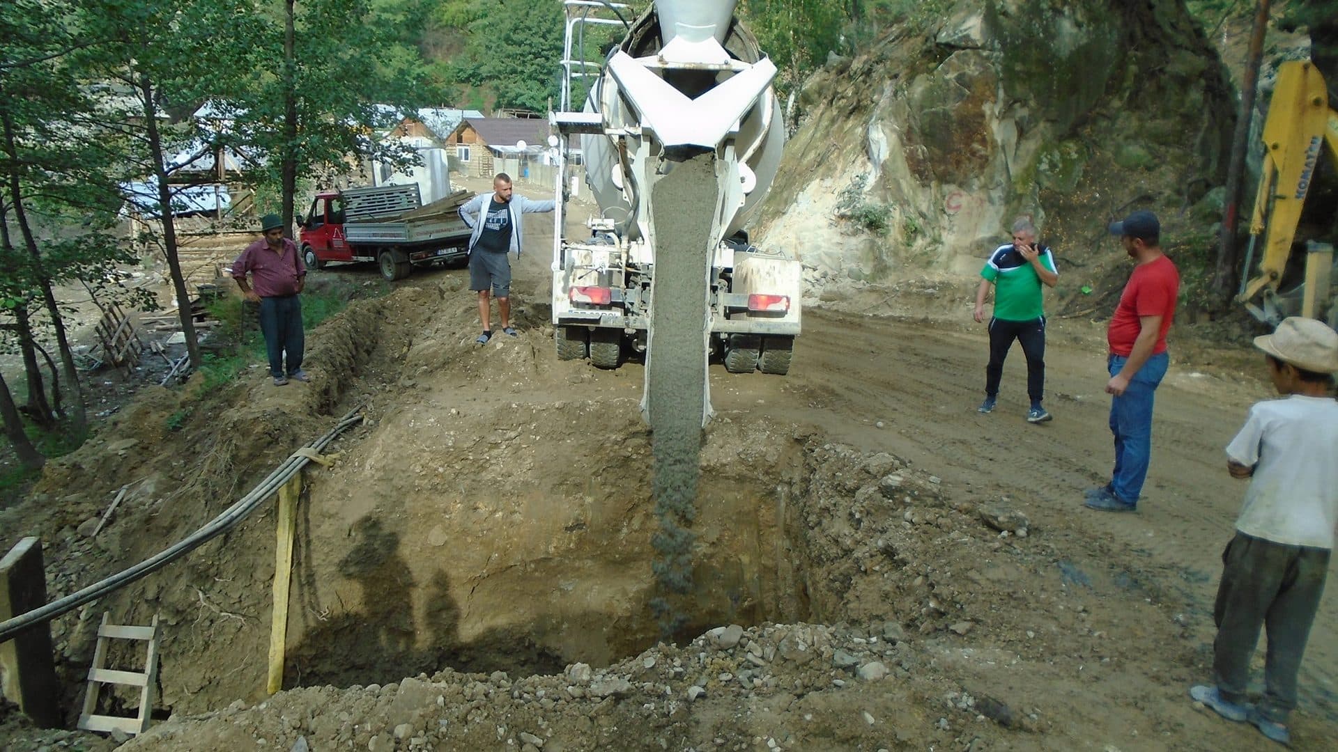 Șantier de construcție — fundal pentru secțiunea de contact